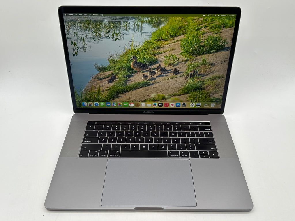 Apple 2019 15 in MacBook Pro TB 2.6GHz 6-Core i7 32GB 512GB SSD RP555X Space Gray