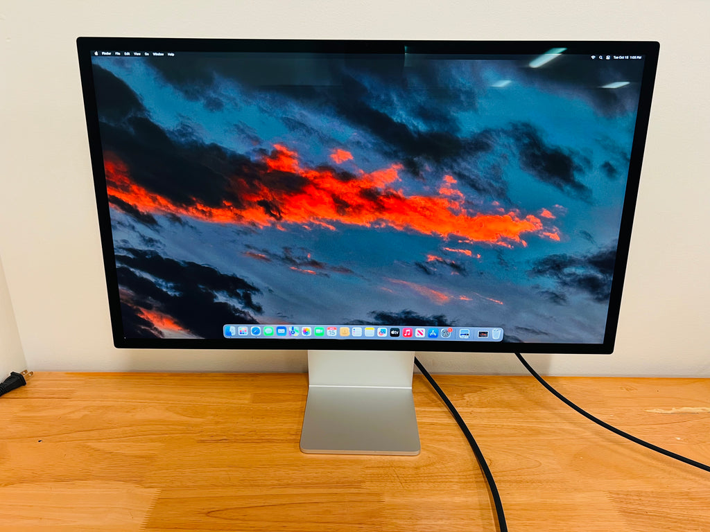 Apple 2022 Studio Display 27" with Standard glass (Tilt-Adjustable Stand)