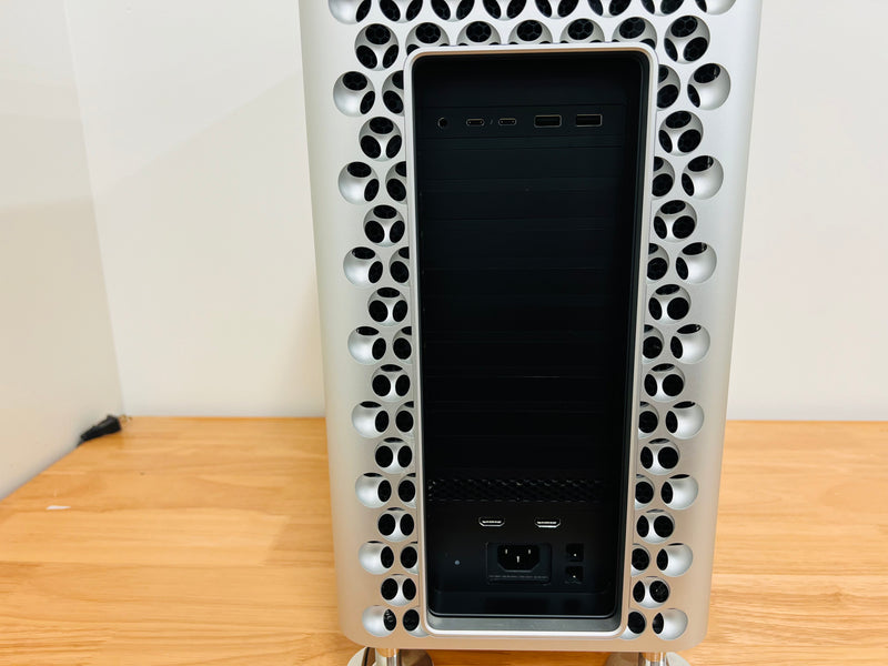 Apple 2019 Mac Pro 3.3GHz 12-Core Xeon W 48GB 2TB SSD RPW5500X 8GB - Very good