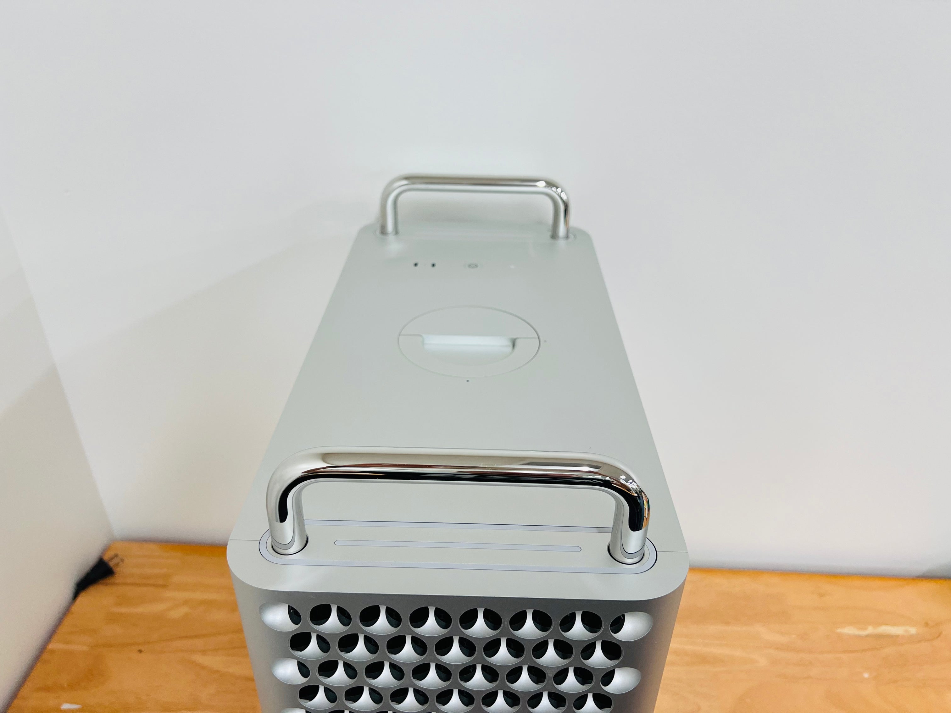 Apple 2019 Mac Pro 3.3GHz 12-Core Xeon W 48GB 2TB SSD RPW5500X 8GB