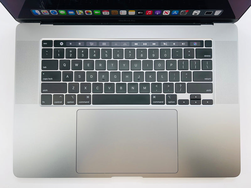Apple 2019 MacBook Pro 16" 2.4GHz i9 16GB RAM 512GB SSD RP5300M 4GB - Very good