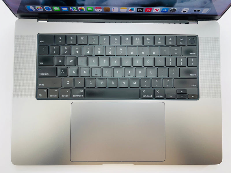 Apple 2021 MacBook Pro 16" M1 Max (32-Core GPU) 64GB RAM 4TB SSD - Very good