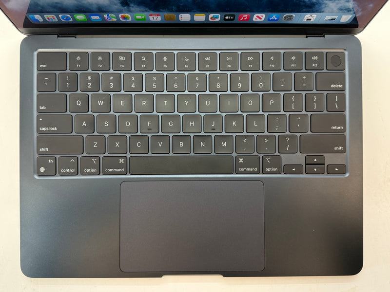 Apple 2022 MacBook Air 13" M2 (10-Core GPU) 16GB RAM 512GB SSD - Very good