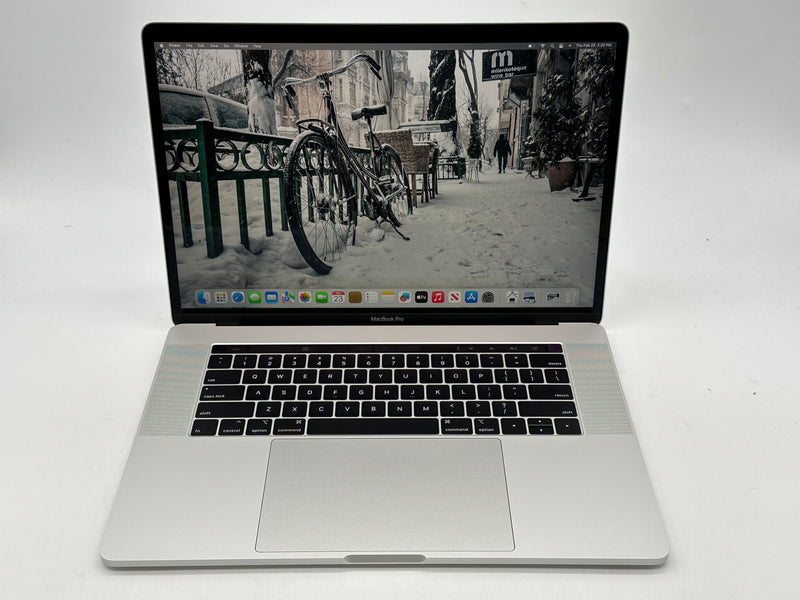 Apple 2019 15 in MacBook Pro TB 2.4GHz 8-Core i9 32GB 512GB SSD Vega20 Silver