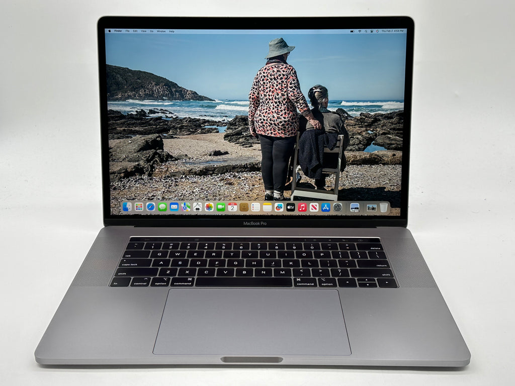 Apple 2019 15 in MacBook Pro TB 2.4GHz 8-Core i9 32GB 1TB SSD RP560X